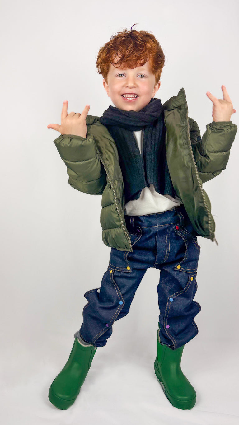 Pantalon enfant en jeans bleu – résistant, évolutif et réparable et 6 patchs iclus